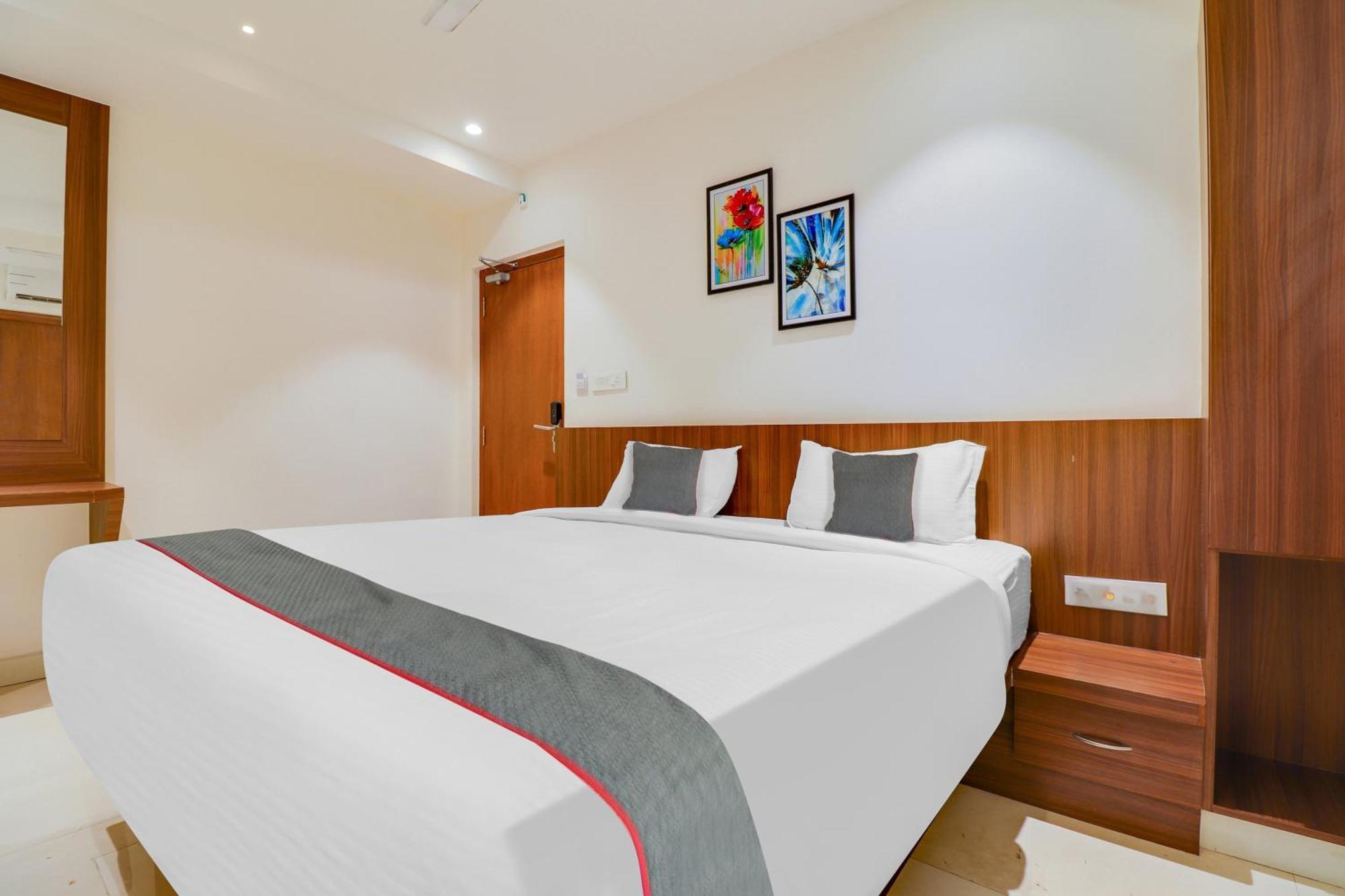 Hotel Super Townhouse Rcc Lamps Višákhapatnam Exteriér fotografie