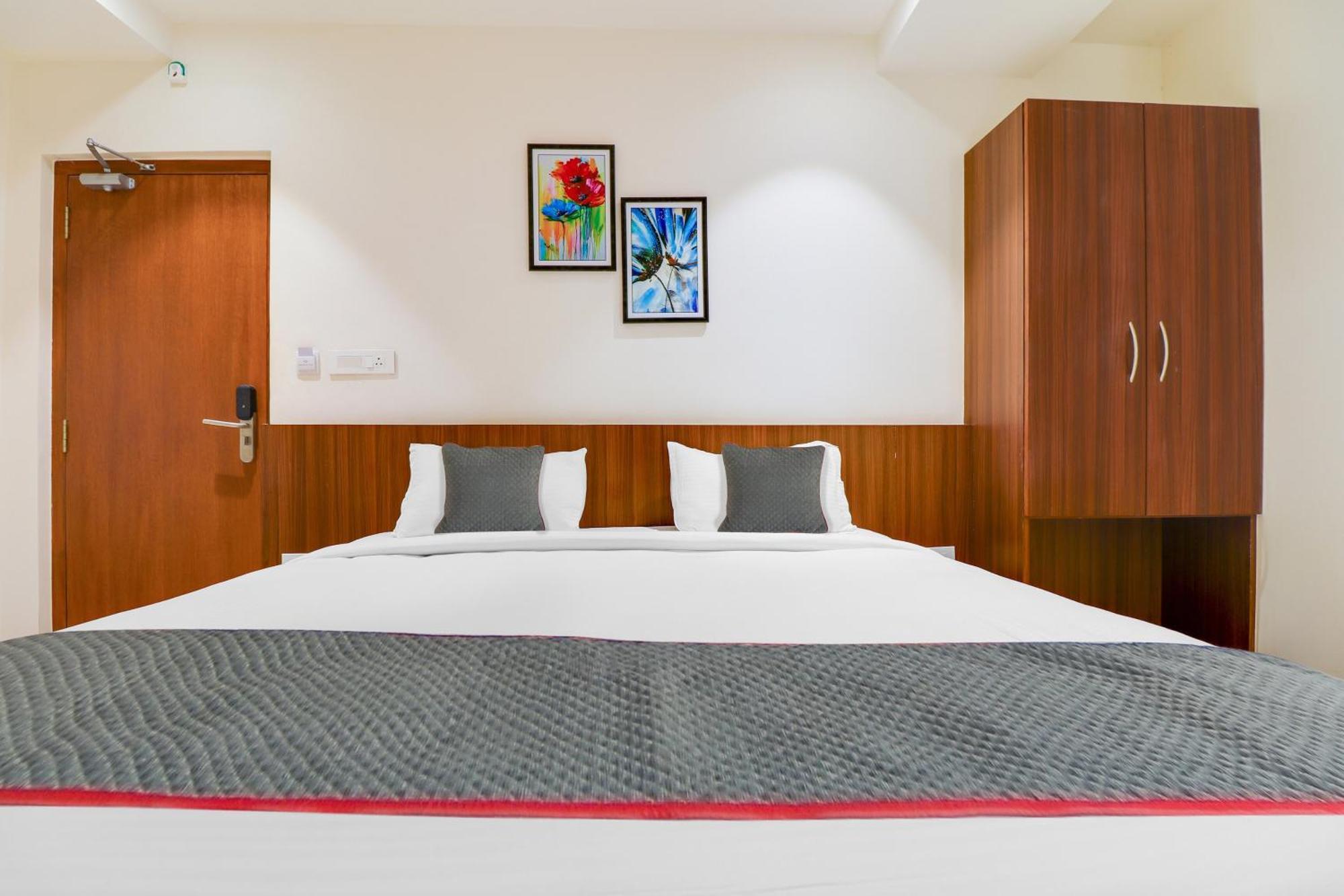 Hotel Super Townhouse Rcc Lamps Višákhapatnam Exteriér fotografie