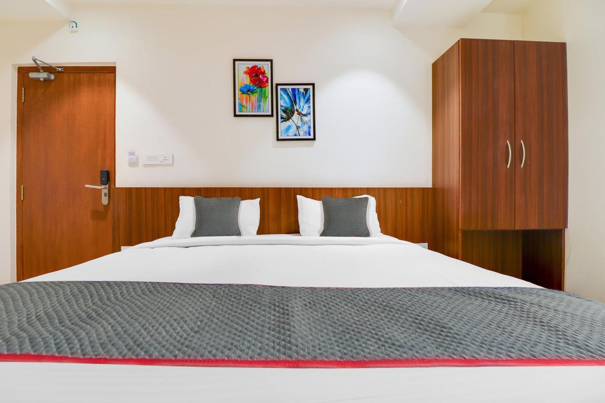 Hotel Super Townhouse Rcc Lamps Višákhapatnam Exteriér fotografie